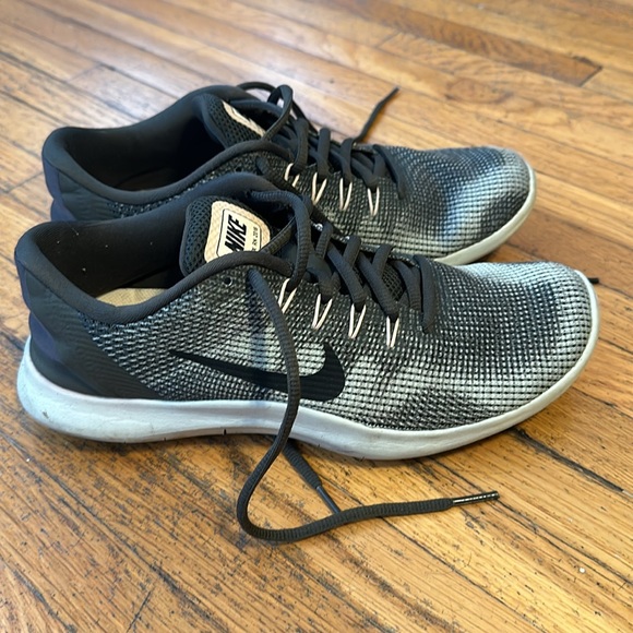 Nike Flex RN 2018 Size 9 - Picture 3 of 6